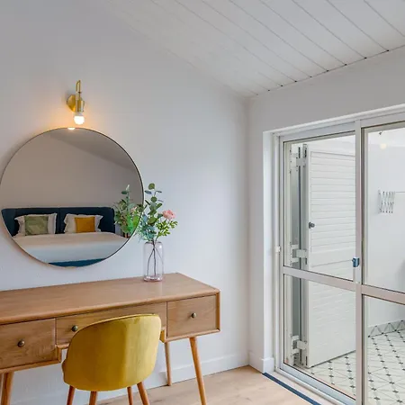Oasis House *