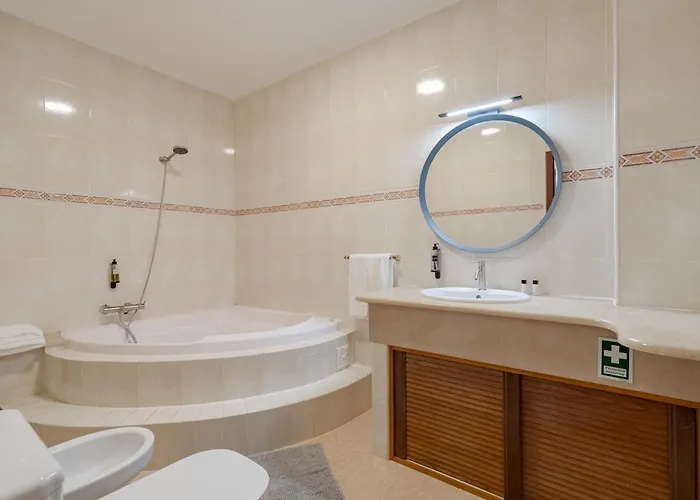 Oasis House 度假居 塞图巴尔