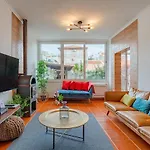Oasis House Nyaraló