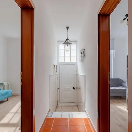 Oasis House 세투발