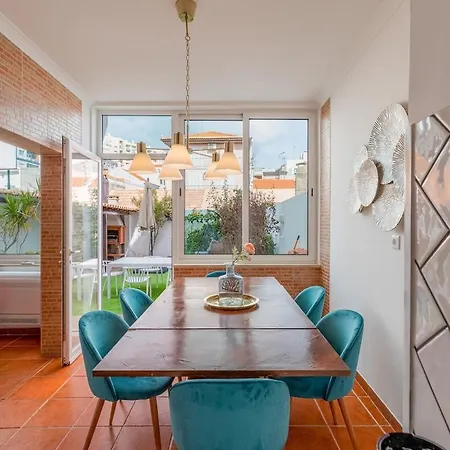 Oasis House 펜션 세투발